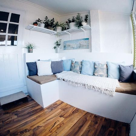 Bijou Annexe, Sea View, Private Entrance & Parking - Folkestone 호텔 외부 사진