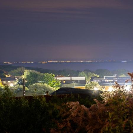 Bijou Annexe, Sea View, Private Entrance & Parking - Folkestone 호텔 외부 사진