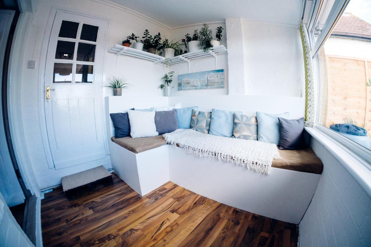 Bijou Annexe, Sea View, Private Entrance & Parking - Folkestone 호텔 외부 사진
