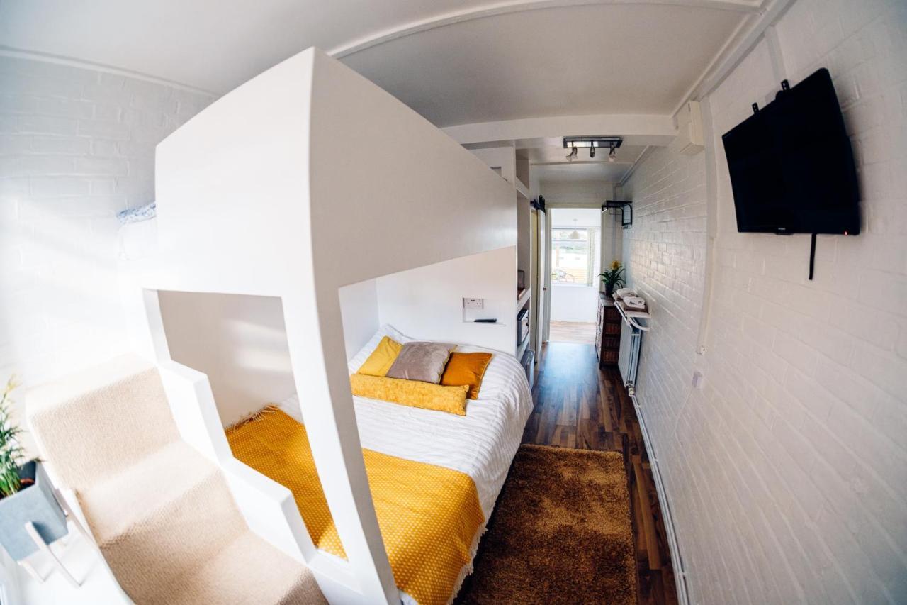Bijou Annexe, Sea View, Private Entrance & Parking - Folkestone 호텔 외부 사진