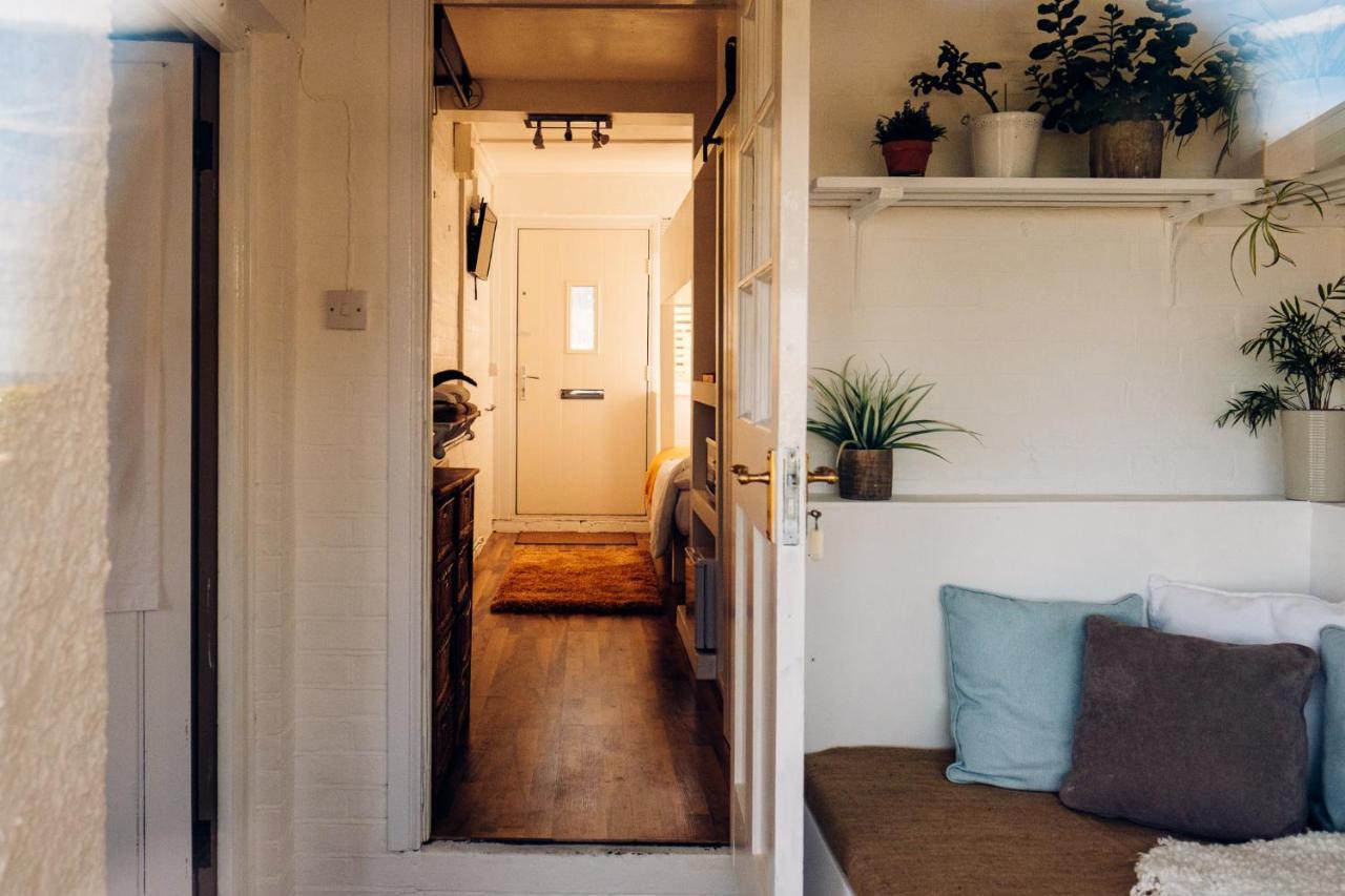 Bijou Annexe, Sea View, Private Entrance & Parking - Folkestone 호텔 외부 사진